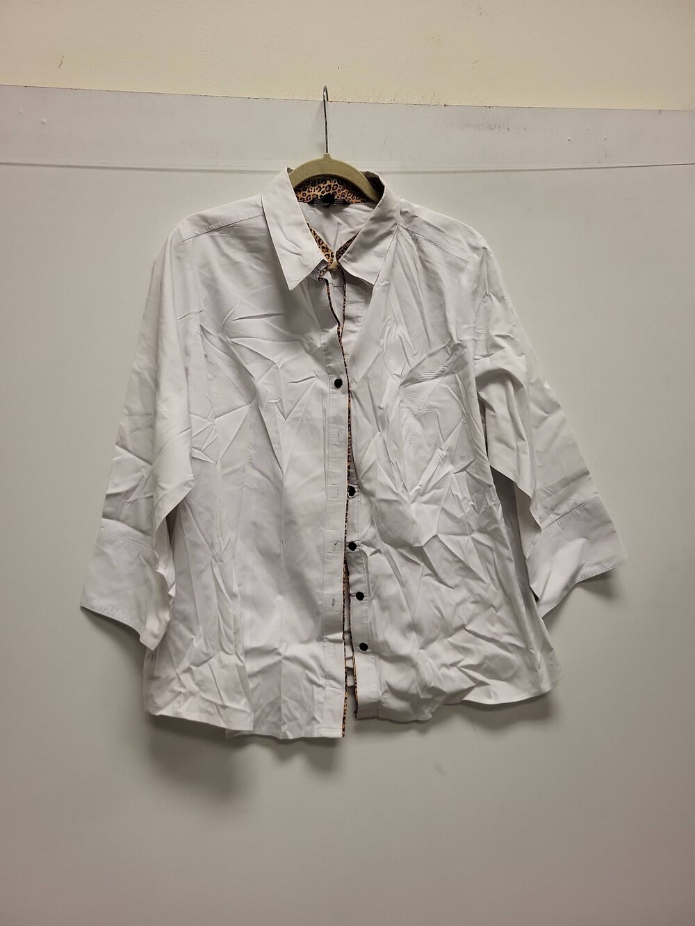 Zac Rachel Woman 3X Button Down Shirt White Leopard Trim Plus Size Top Blouse